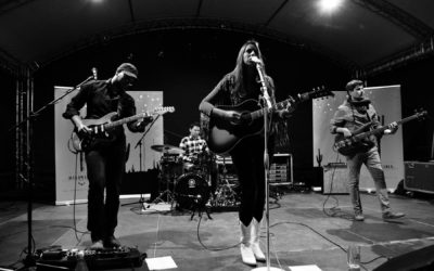 DANA MARIA AND BAND . NEUE EP . LIGHT UP YOUR LIGHT